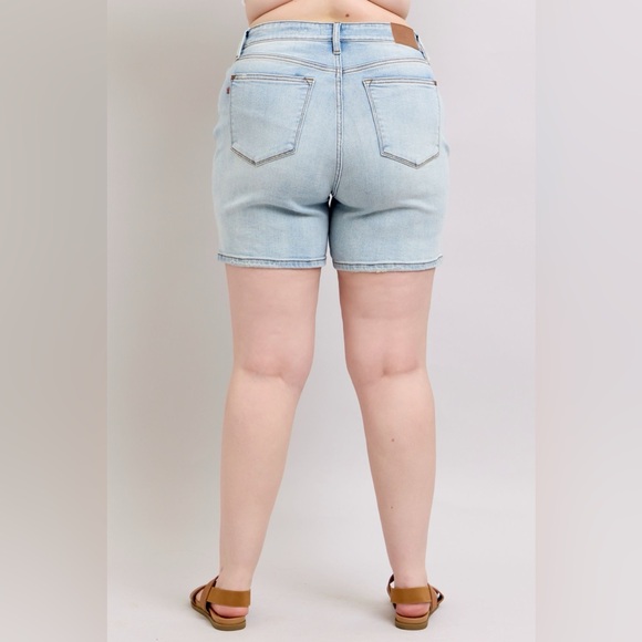 Judy Blue 2 Button Denim Shorts with Pockets Plus Size Light Blue Denim Shorts - Picture 11 of 14
